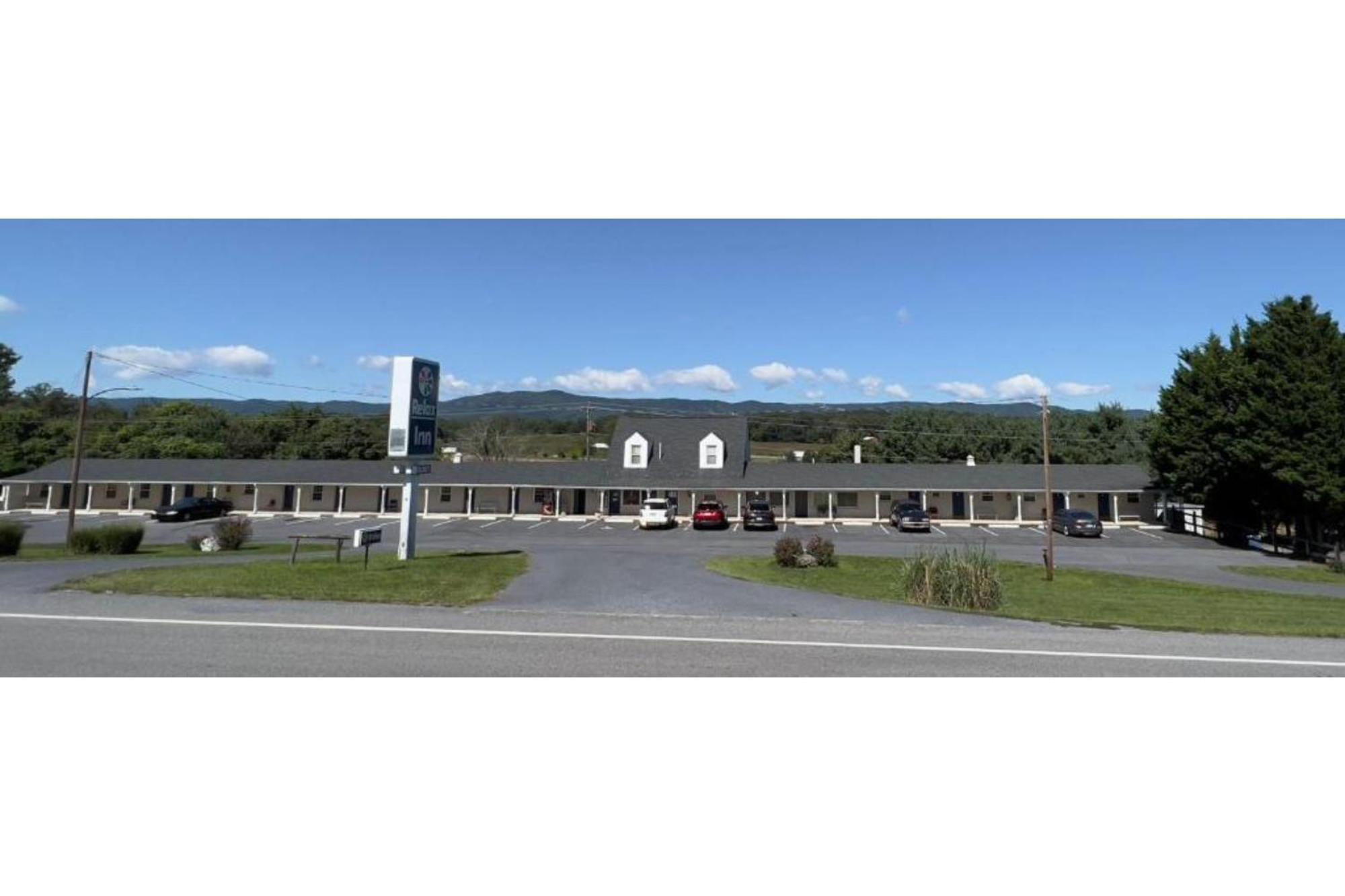 Relax Inn By Oyo Natural Bridge I-81 Екстер'єр фото