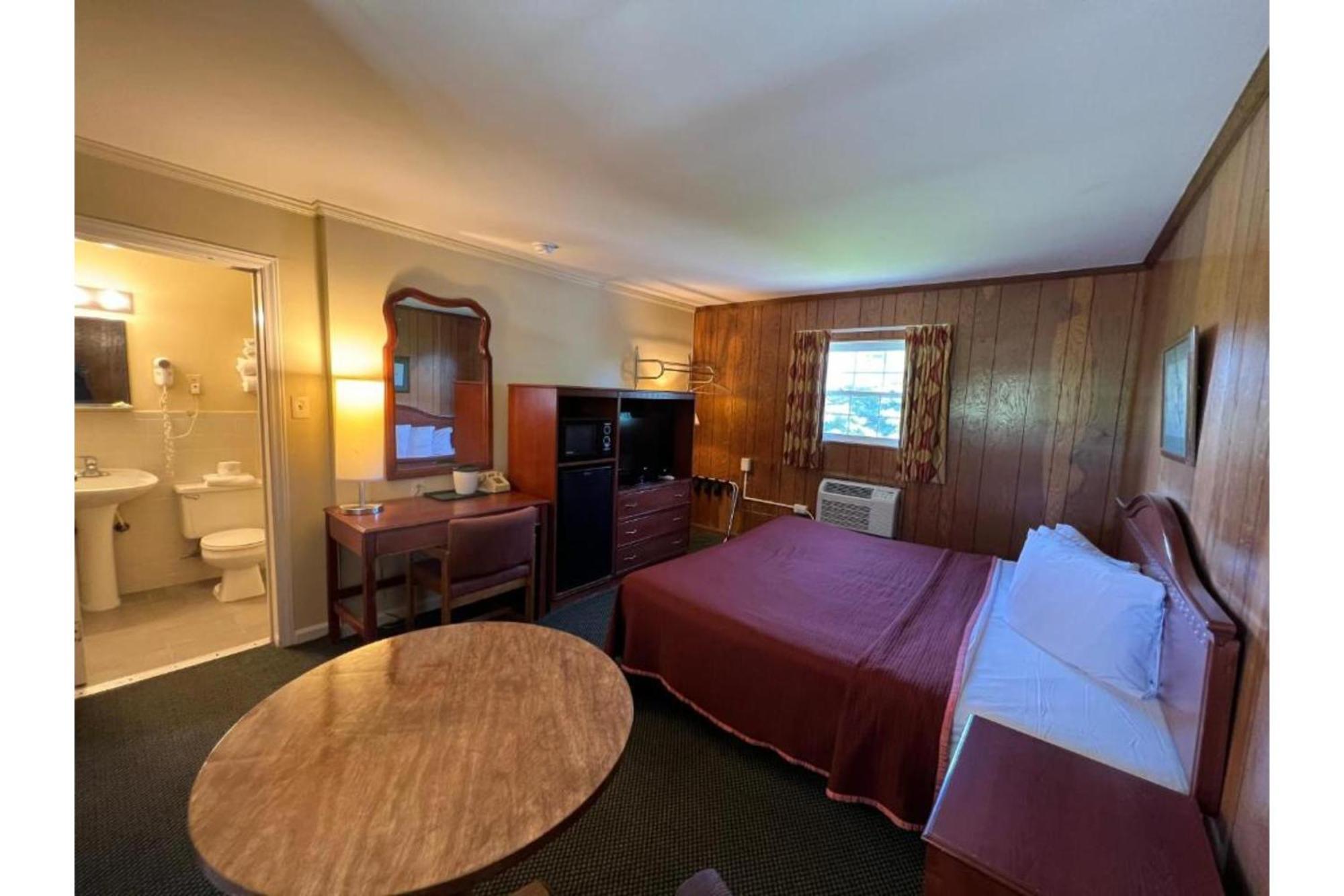 Relax Inn By Oyo Natural Bridge I-81 Екстер'єр фото